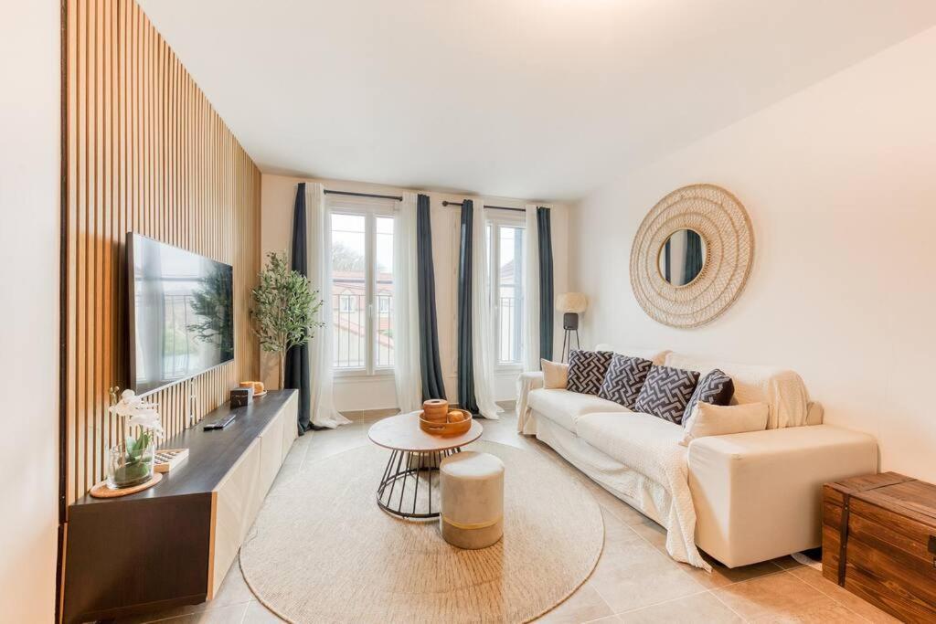 Le Cocon De Chevreuse - Appartement 3 Etoiles Сен-Реми-ле-Шеврёз Экстерьер фото